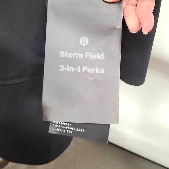 SOLD Mens Lululemon 3 in 1 Coat Size M - Picture 10 of 12